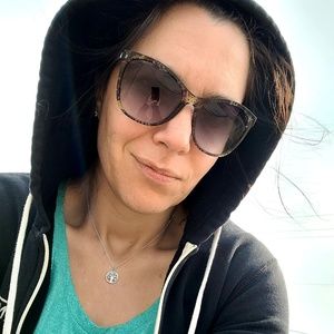 Meet your Posher, Albena